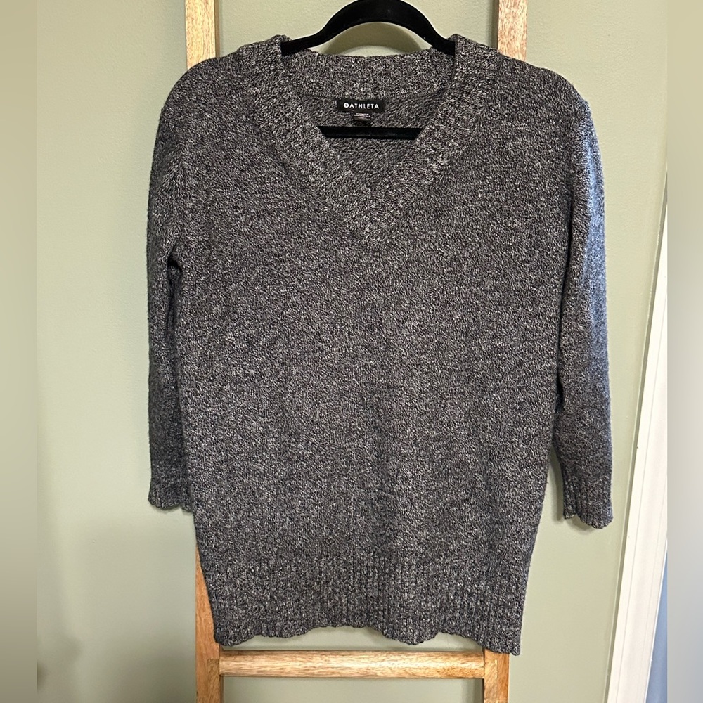 Mint condition ATHLETA V-Neck Tunic Sweater Cashmere Wool Blend Gray Heathered